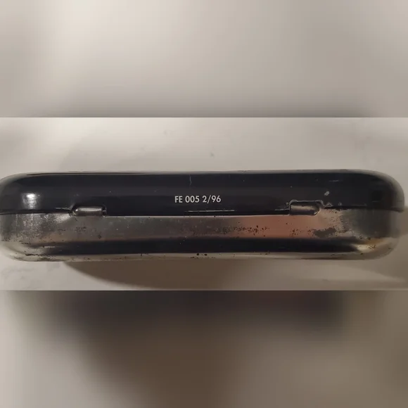 Fossil Vintage 1996 Brushed Gold Sunglasses - Picture 11 of 11